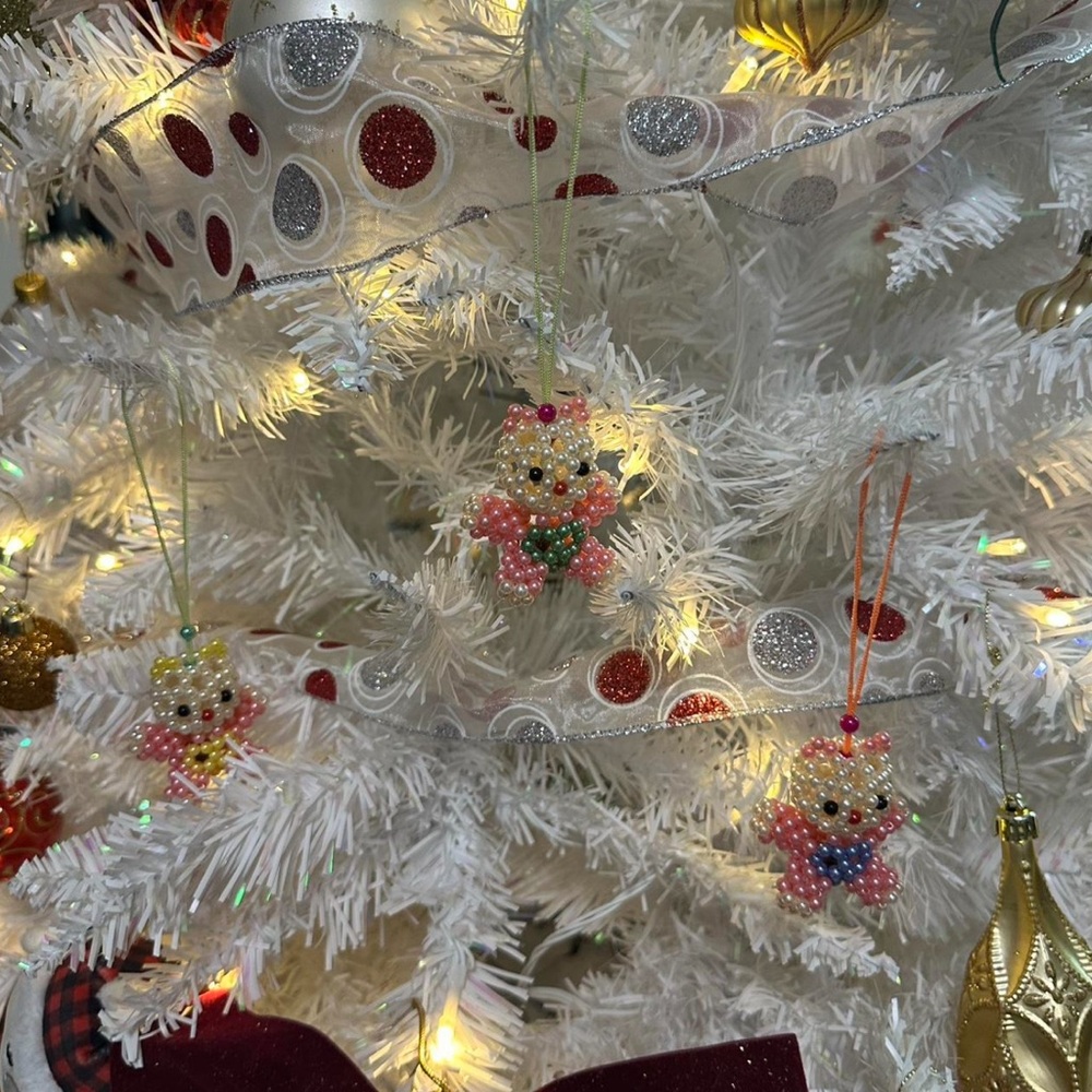 ✨ 3D Beaded Bear Ornaments – Pink Mix (Set of 5) ✨